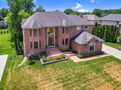 54036 Birchfield Dr W