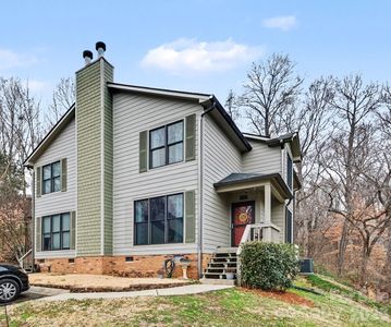 3240 Carlyle Dr NW