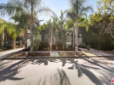 422 N Sierra Bonita Ave