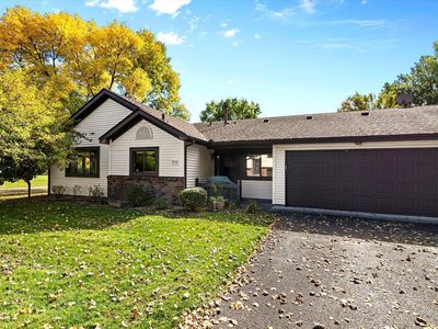 576 Donegal Cir