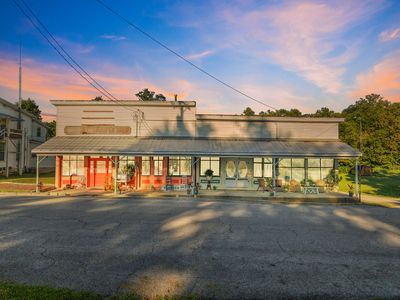 391 Main St