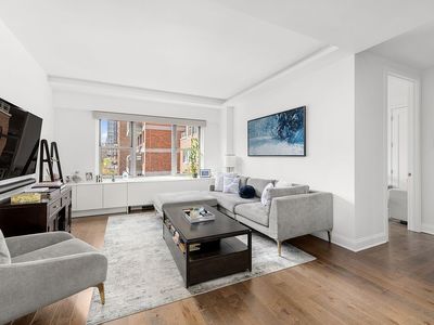 360 E 72nd St APT A1002