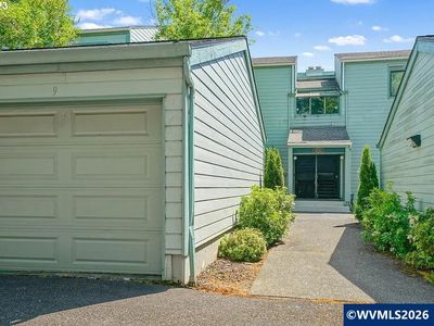 3542 Halifax Sq SE APT 9
