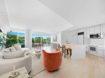 2127 Brickell Ave APT 606