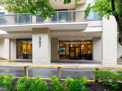 307 Yoakum Pkwy APT 512