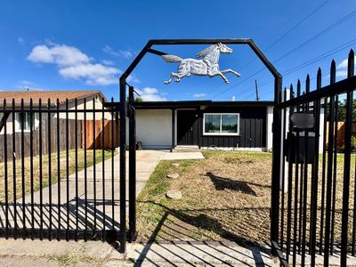 1917 Grand Ave