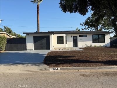 1834 E Holly Oak