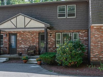7 Midridge Circle