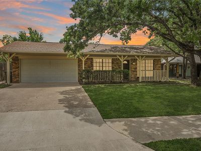1004 San Saba Dr