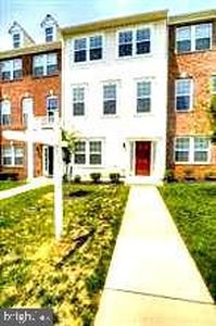 9324 Esplanade Ct