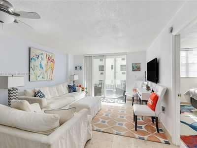 345 Ocean Dr APT 211