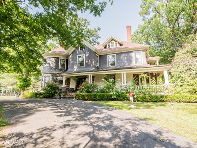 321 Guy Park Avenue