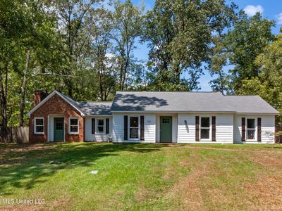 103 Lakeside Dr