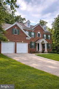 9003 Eldon Dr