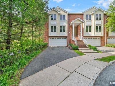 Property at 48 Skymark Ct, Upper Saddle River, NJ