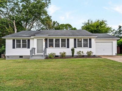 2605 Waltham Dr NE