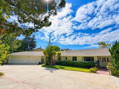 975 Valley Vista Dr