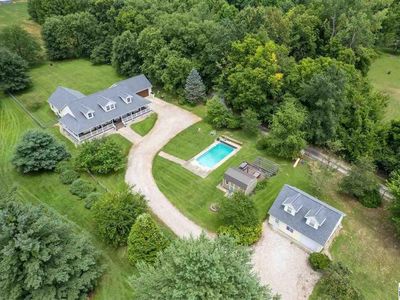 2692 E Moyer Dr