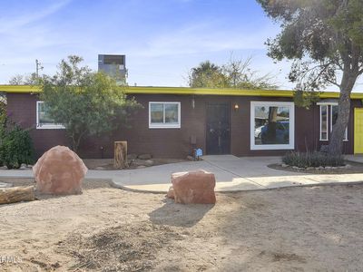 655 W CAROLINE Street