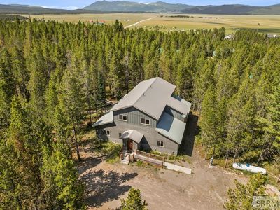 4111 Huckleberry Ln