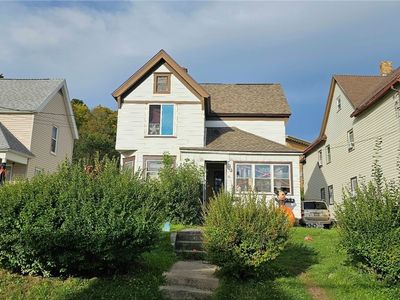 208 Freeman Ave