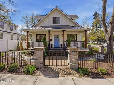 804 E Wallace Ave