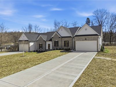 100-102 Huselton Dr