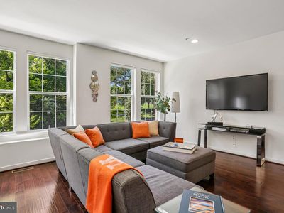 123 Fairbanks Dr