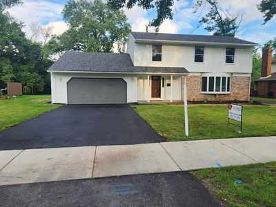 1421 Lawrence Cres