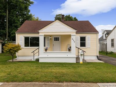 634 E 8th street