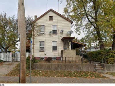 211-215 7th Avenue