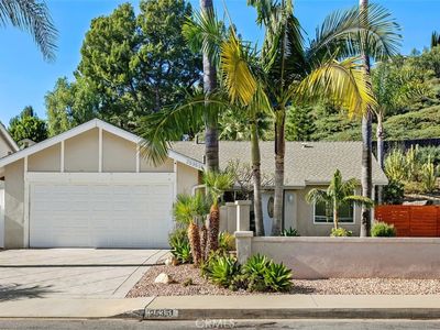 25351 Calle Becerra