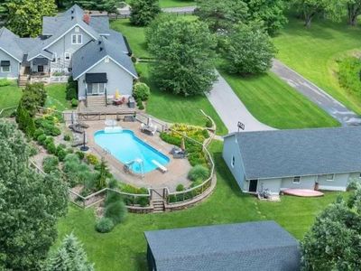 4230 Southeastern Pkwy