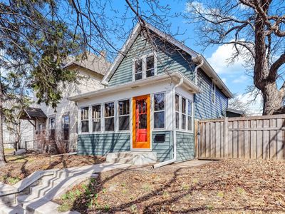 1025 Front Ave