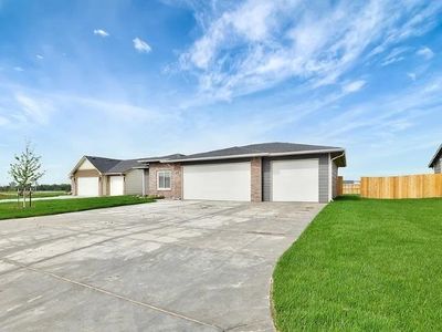 Property at 695 W Long Path Ct, Goddard, KS