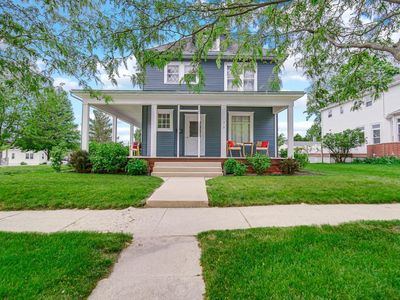 313 Lake Shore Dr