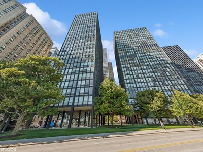 860 N Lake Shore Dr APT 3J