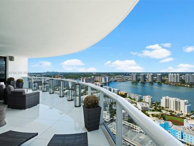 18201 Collins Ave #5201