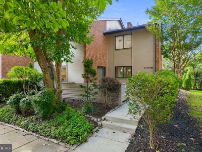 11607 Hunters Green Ct