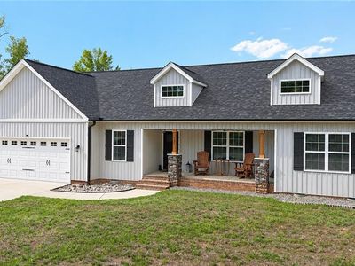 338 Price St