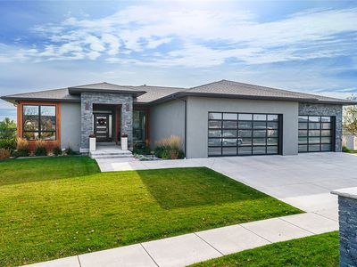 1039 Vineyard Way