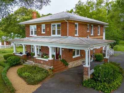225 Alphin Ln