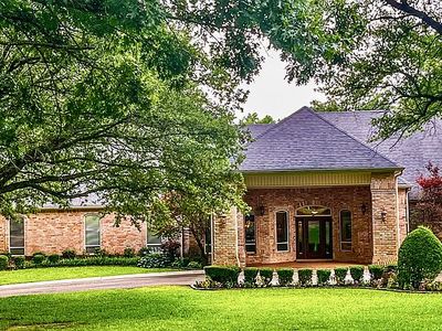 9132 White Oak Ln