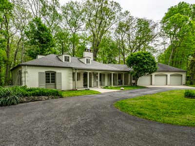 402 Kessler Boulevard West Dr