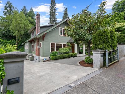2328 SW Broadway Dr