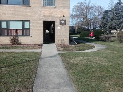 Property at 28 King Arthur Ct APT 6, Melrose Park, IL