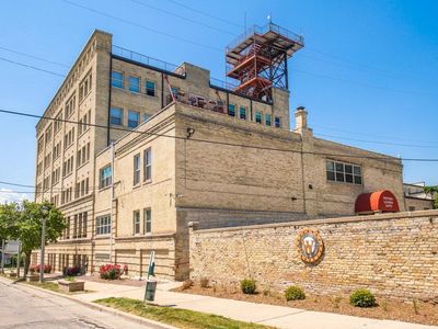 904 East Pearson STREET #113