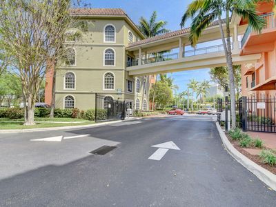 1610 Presidential Way #309