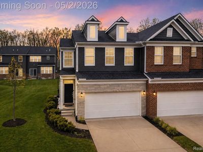 2832 Fairgrove Cres