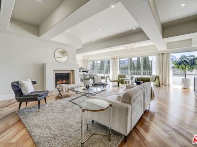 339 N Palm Dr APT 201